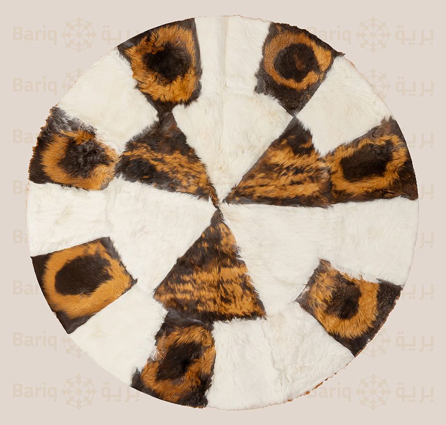 1151 Natural fur rug - Image 1